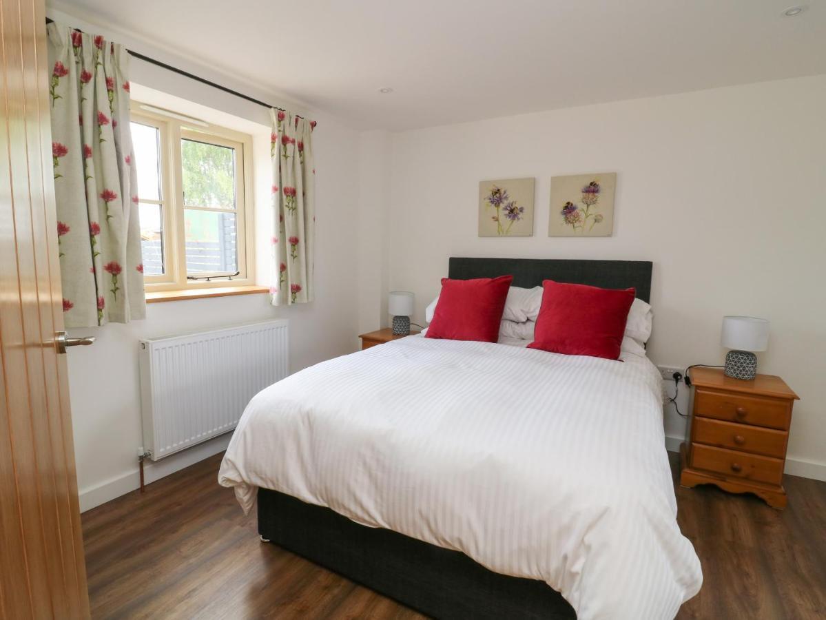 Joiners Cottage - York — Photos 1